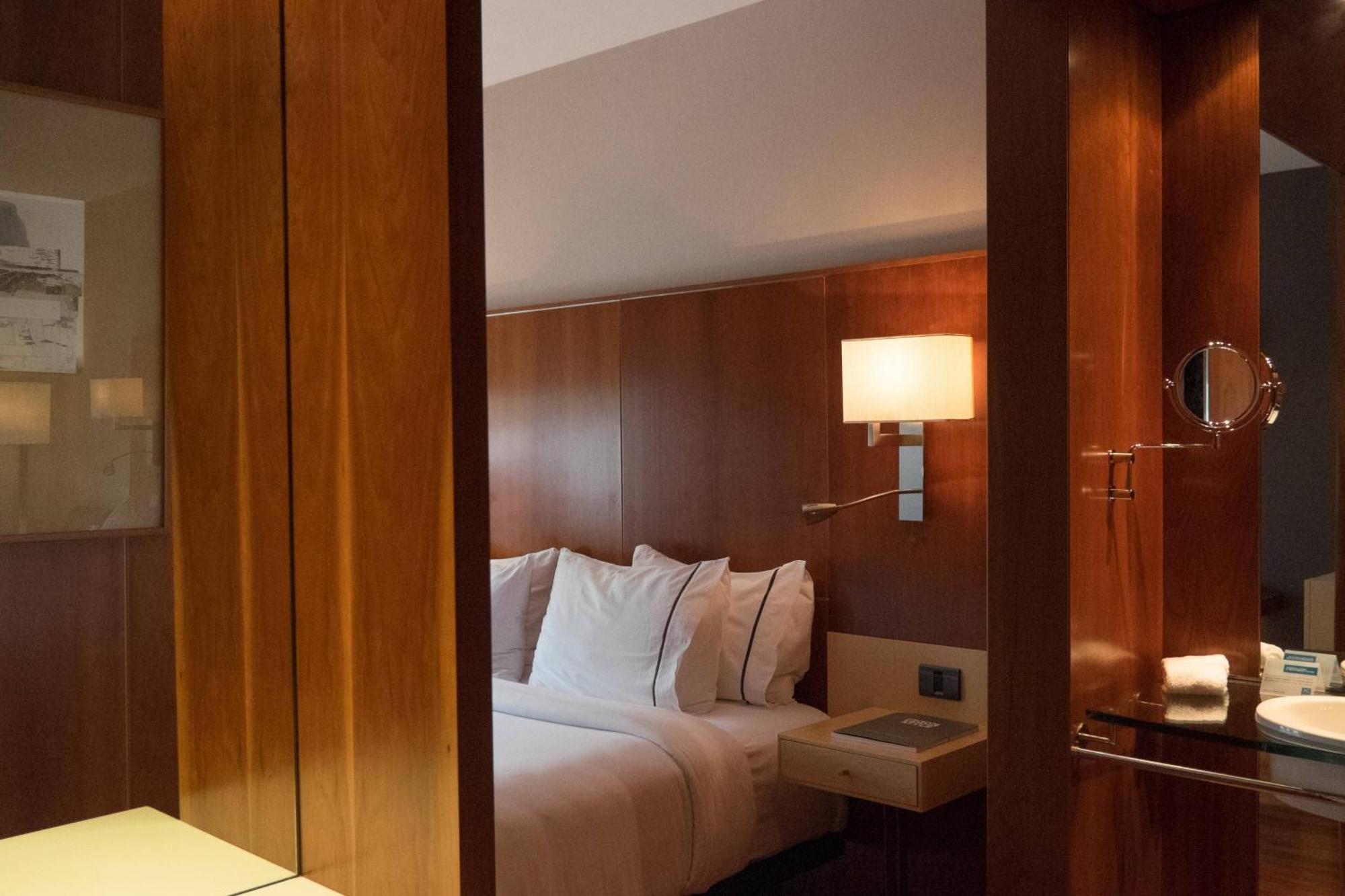 Ac Hotel Aitana By Marriott Мадрид Екстериор снимка